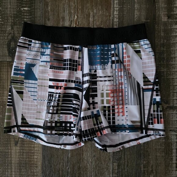 Victoria's Secret Knockout Victoria Sport Geometric Blush Running Shorts Large - Picture 1 of 8
